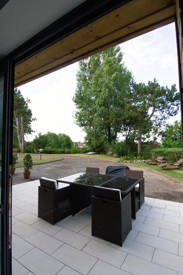 Le Clos De La Madelaine Montreuil  ภายนอก รูปภาพ